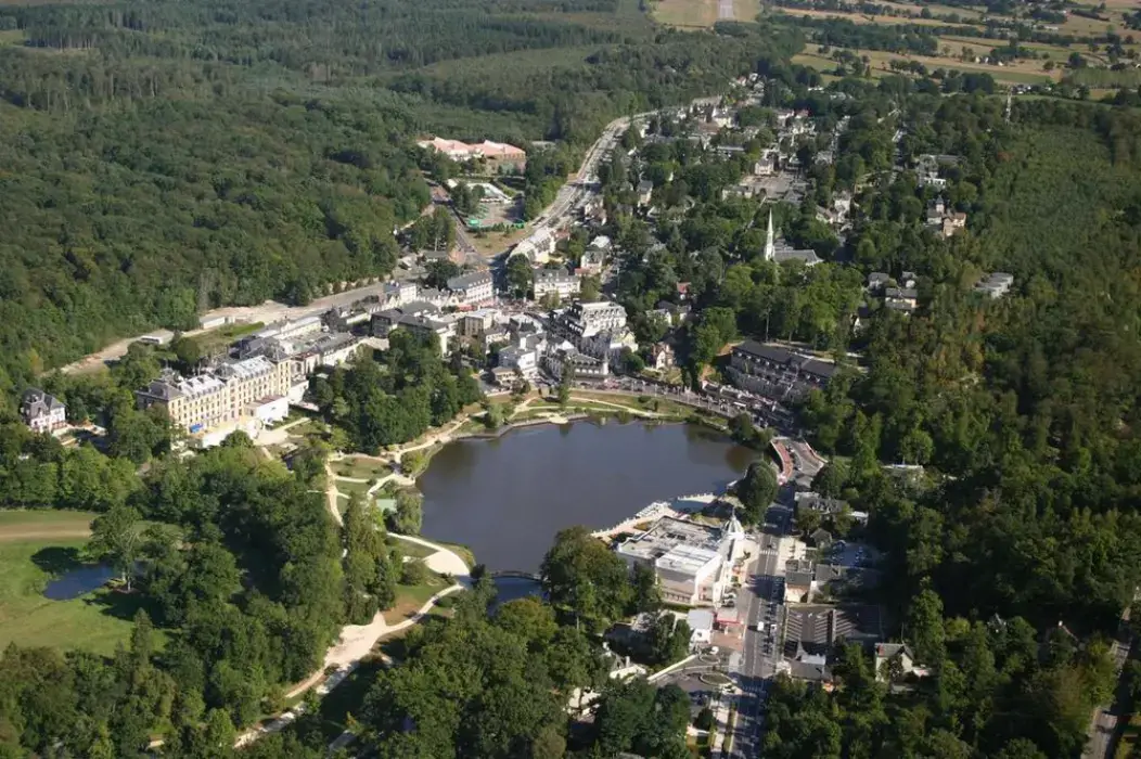 Hotel du Beryl et Casino Bagnoles de L'Orne 3