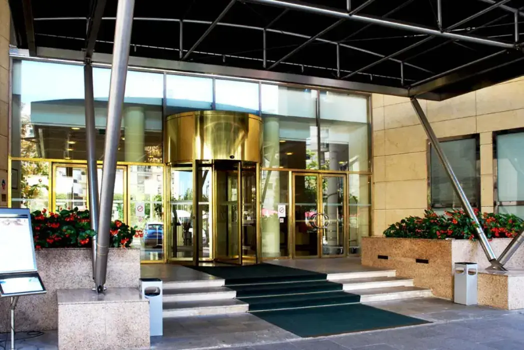 Occidental Paris Levallois 2