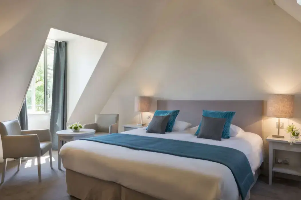 Hôtel Aux Vieux Remparts 6