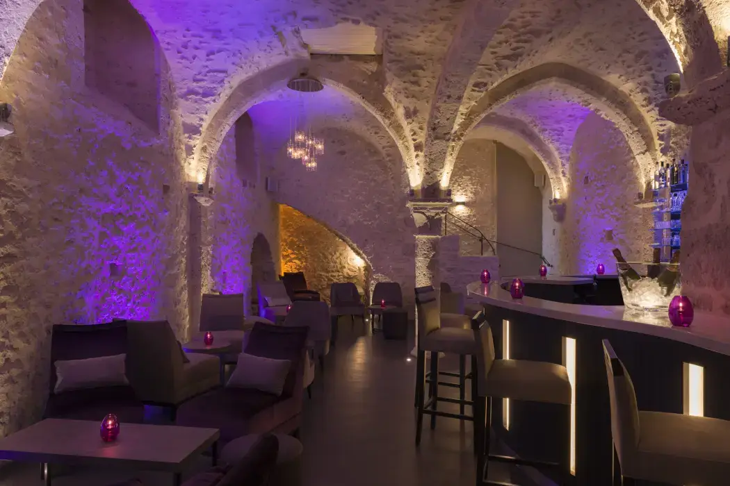 Hôtel Aux Vieux Remparts 3