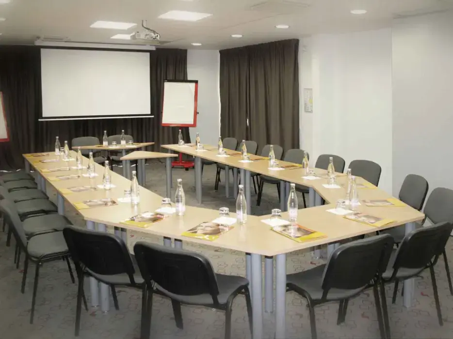 Ibis Istres Trigance 2