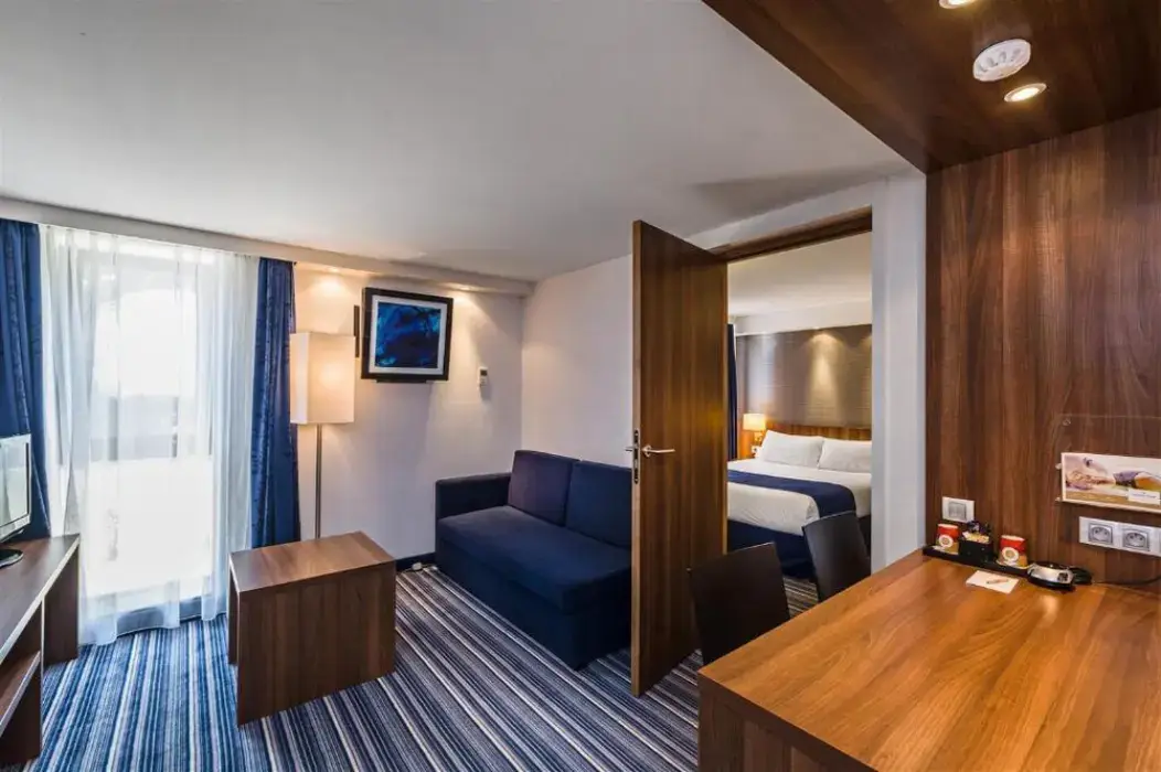 Golden Tulip Marseille Airport 5
