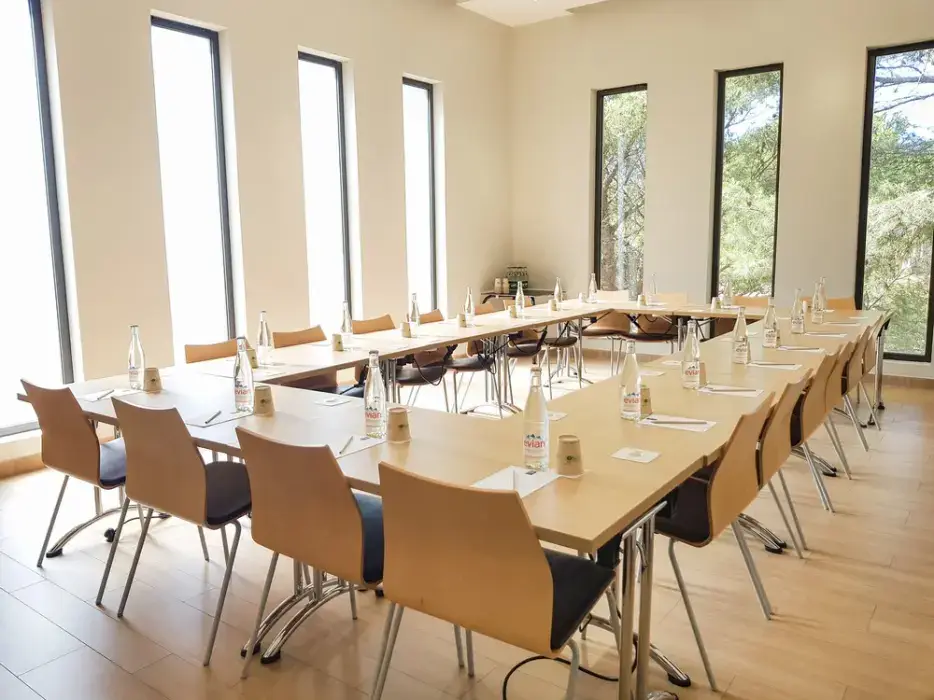 Hôtel Hélios Embiez 10