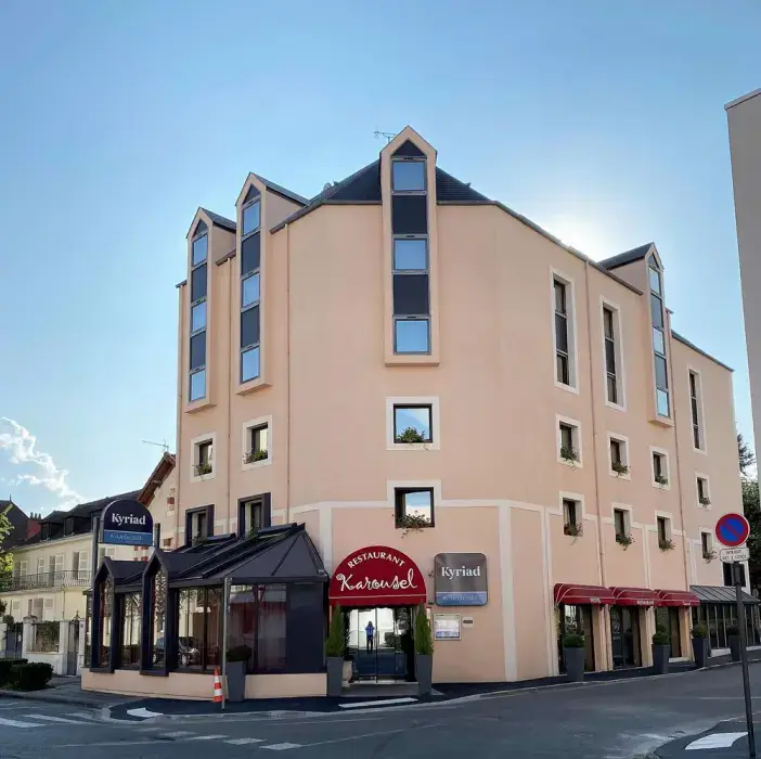 Kyriad Nevers Centre 3
