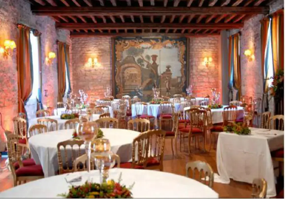 Château De Viviers