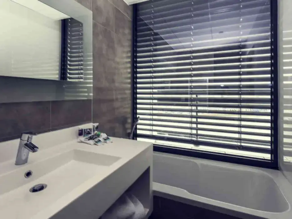 Mercure Cherbourg Centre Port 9