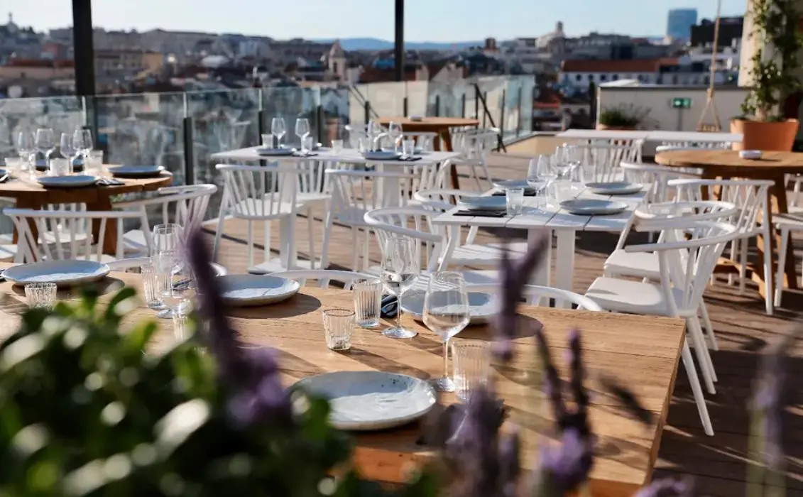Ciel Rooftop Marseille 7