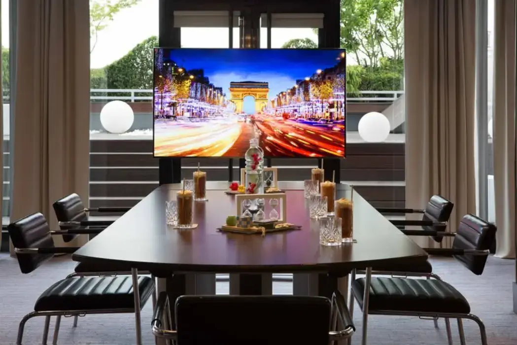 Marriott Renaissance Paris Arc de Triomphe 2