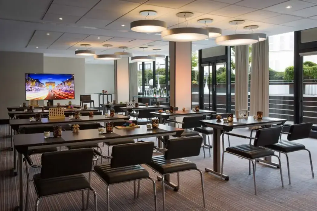 Marriott Renaissance Paris Arc de Triomphe 3