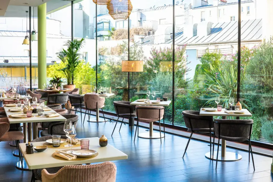 Marriott Renaissance Paris Arc de Triomphe 10