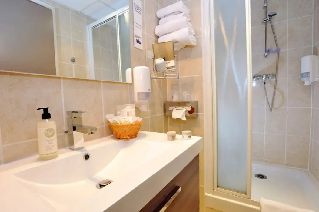 B and B Hôtel Perpignan Centre 9