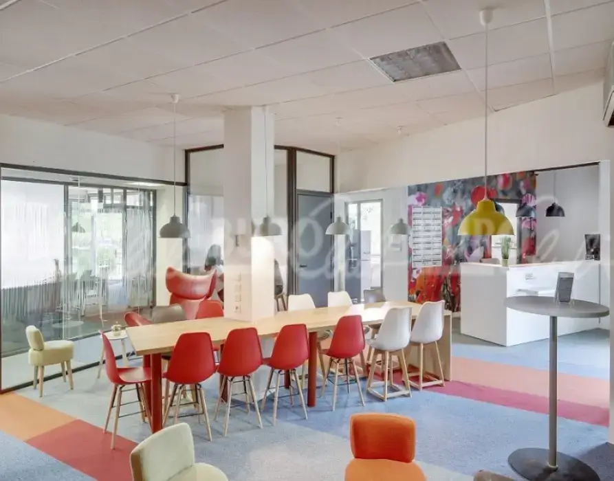 Buro Club Valence 2