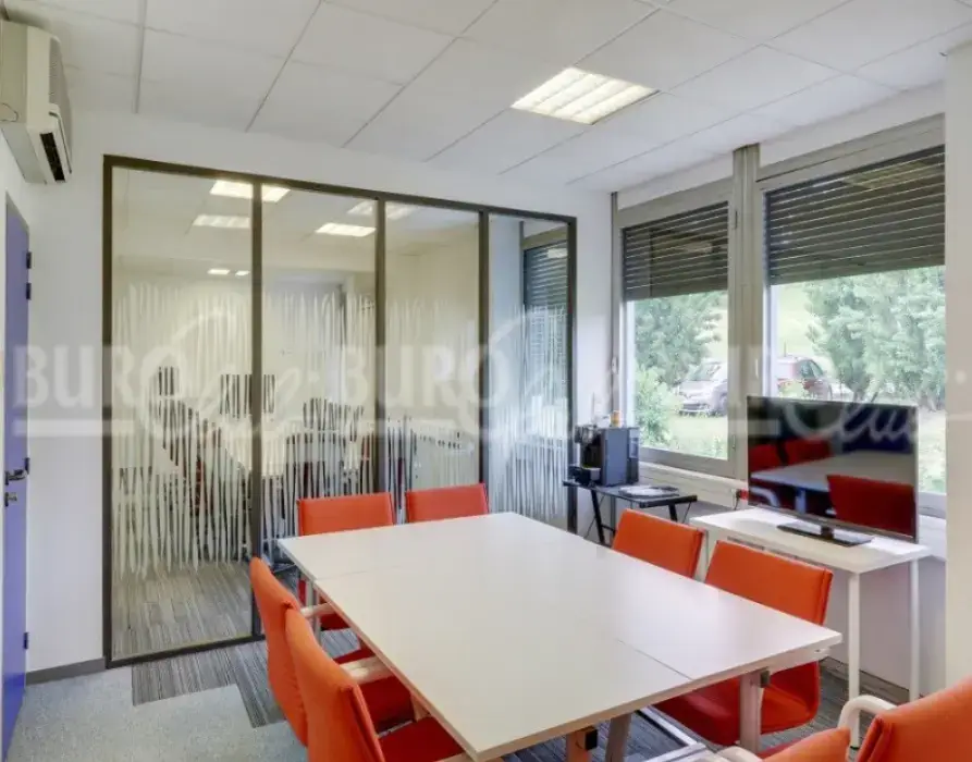 Buro Club Valence 4