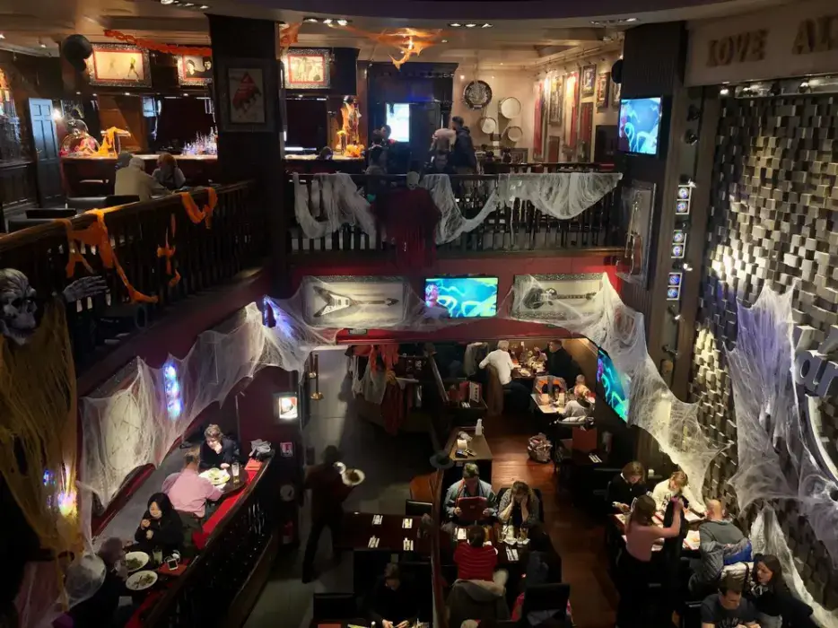 Hard Rock Cafe 8