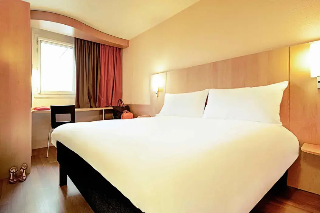 Ibis Rambouillet 2