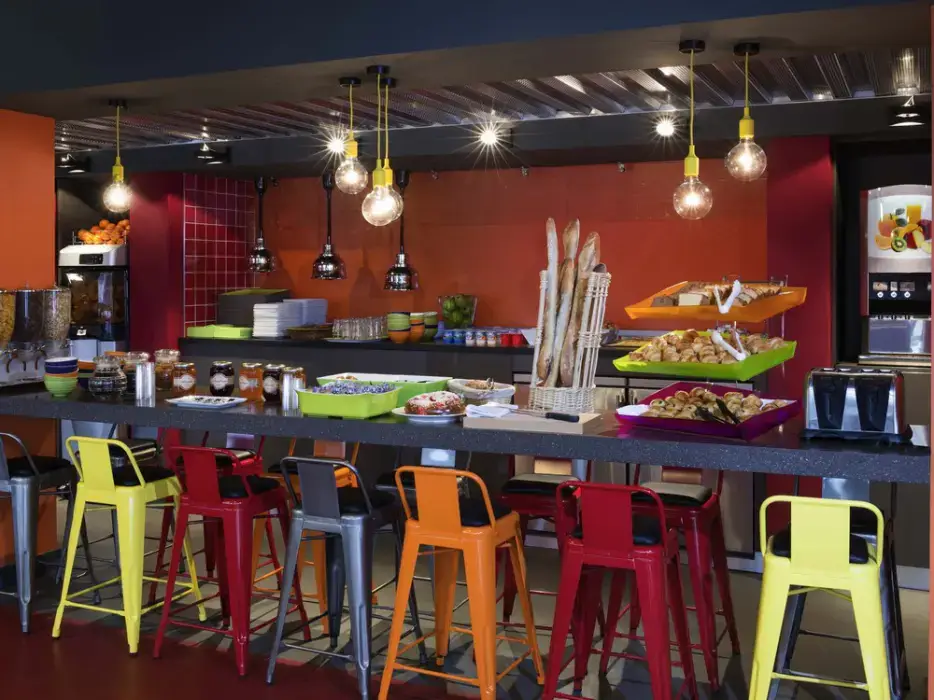 Ibis Styles Lyon Confluence 9