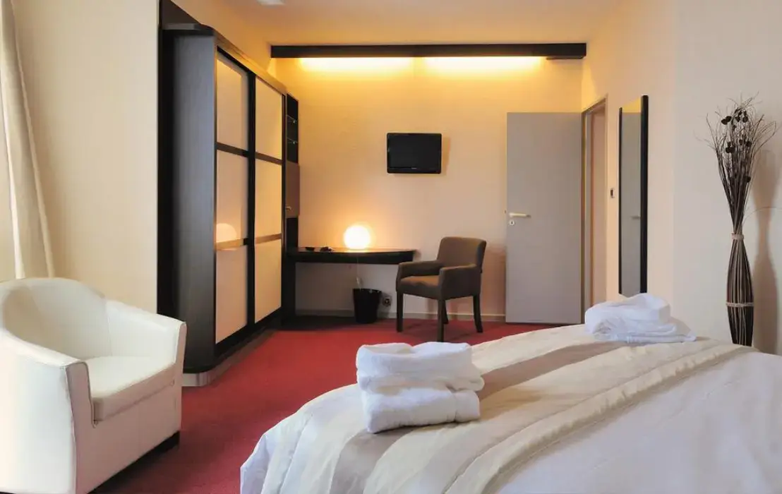 Hôtel Restaurant H 4