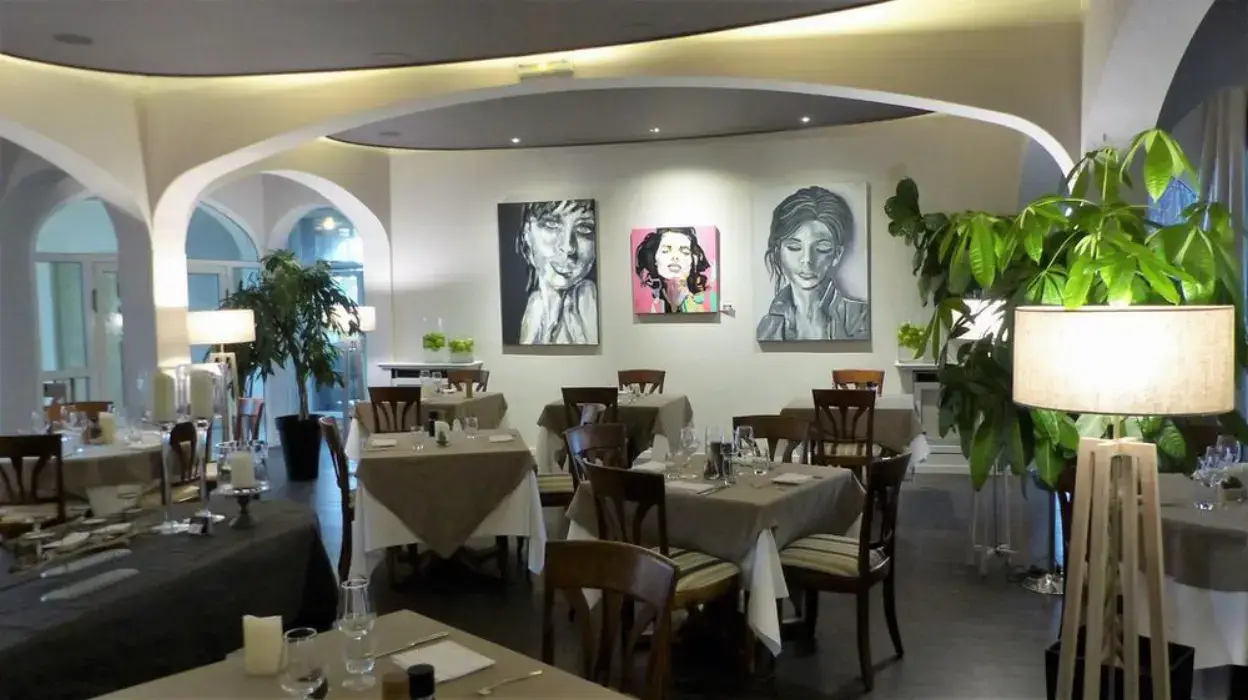 Hôtel Restaurant H 5