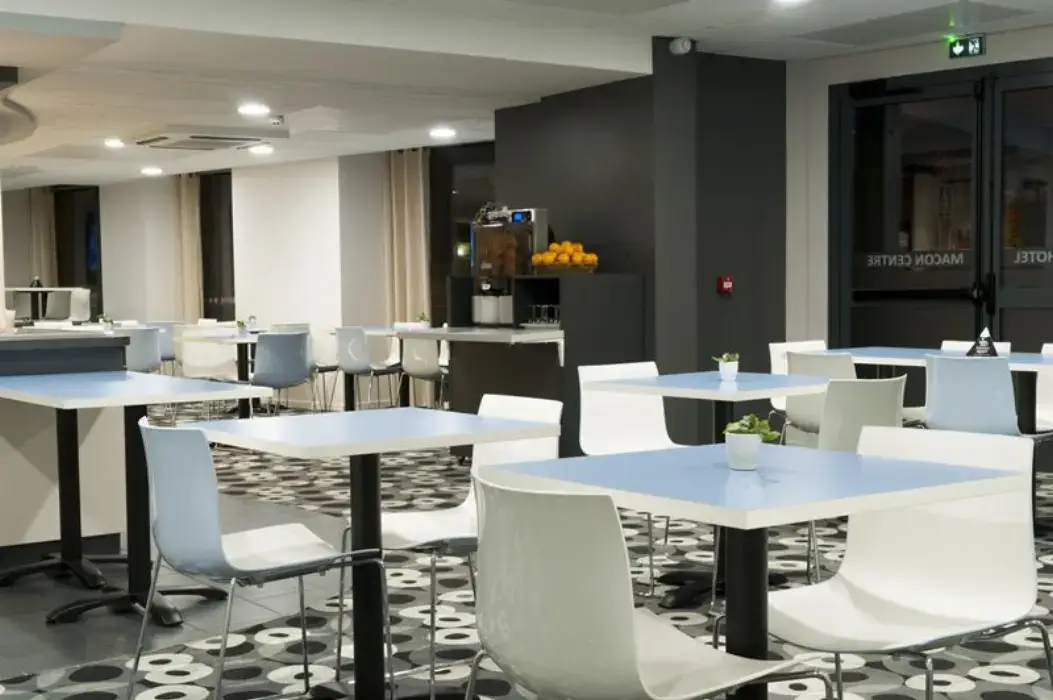Brit Hotel Mâcon Centre Gare 4
