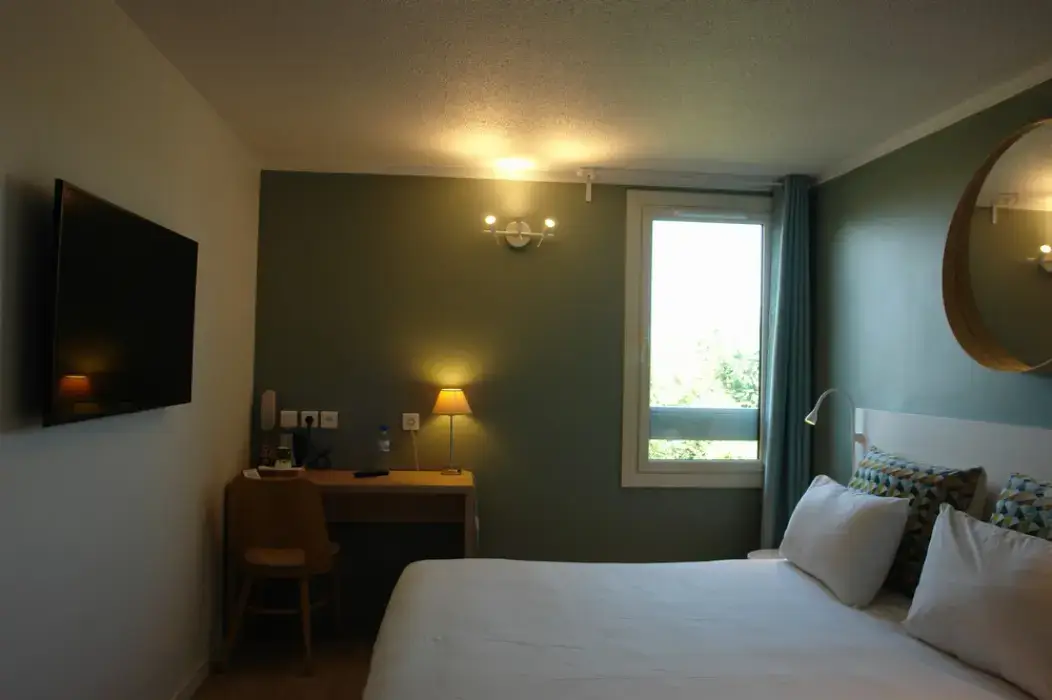 Brit Hotel Marseille Aéroport 12