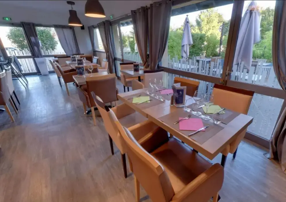 Atoll Hôtel Logis et Restaurant 7