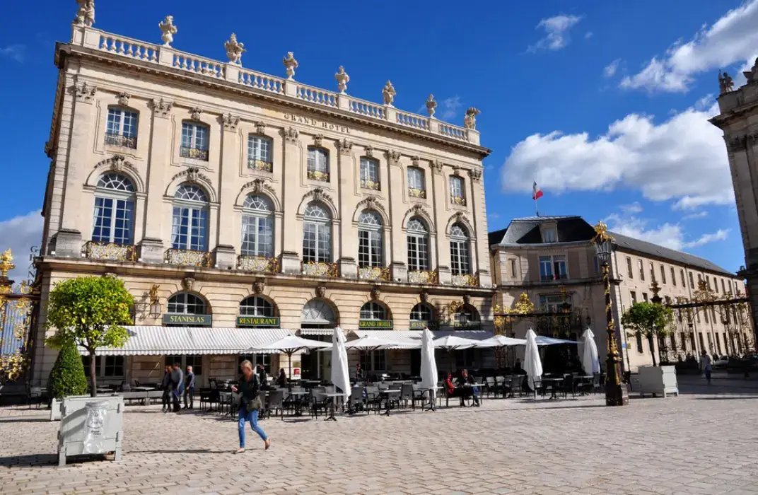 Grand hôtel de la Reine 2