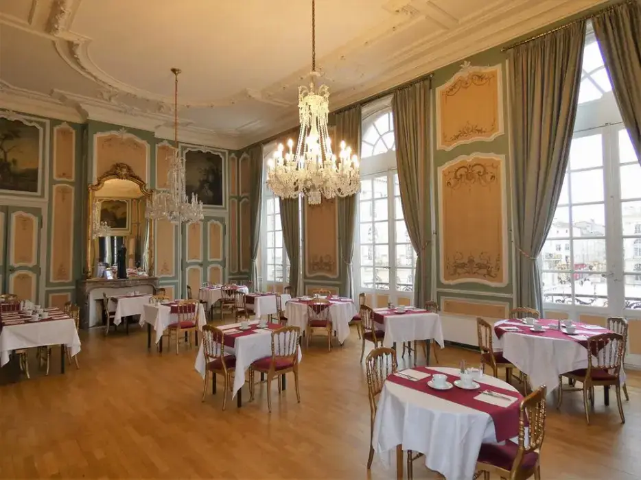 Grand hôtel de la Reine 3