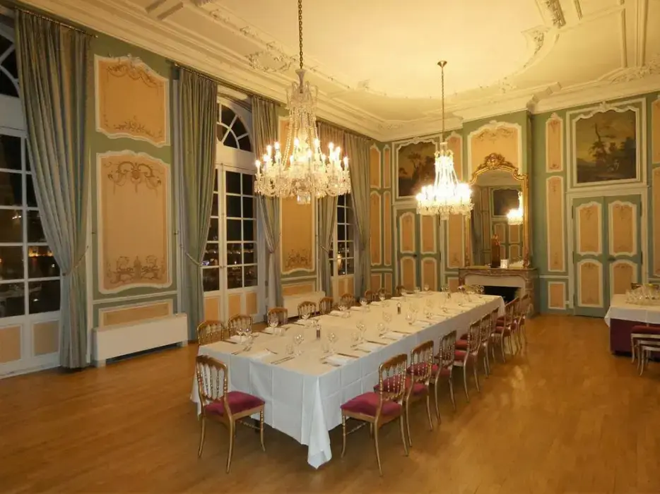 Grand hôtel de la Reine 8