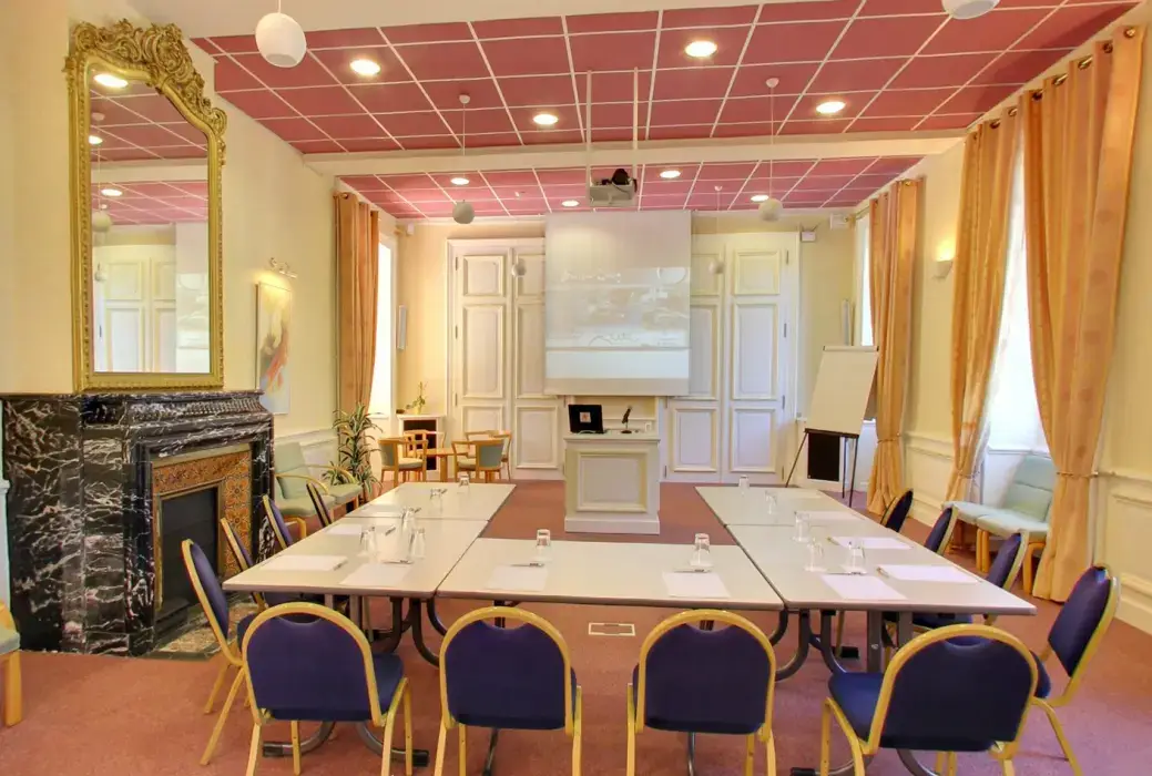 Grand Hôtel Thermal Bourbon-Lancy 3