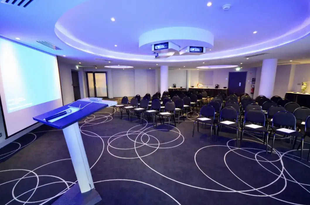 Holiday Inn Dijon 2
