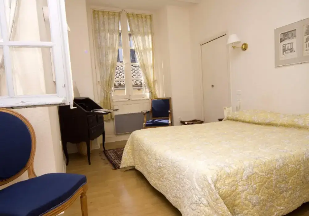 Hôtel de Bastard 2