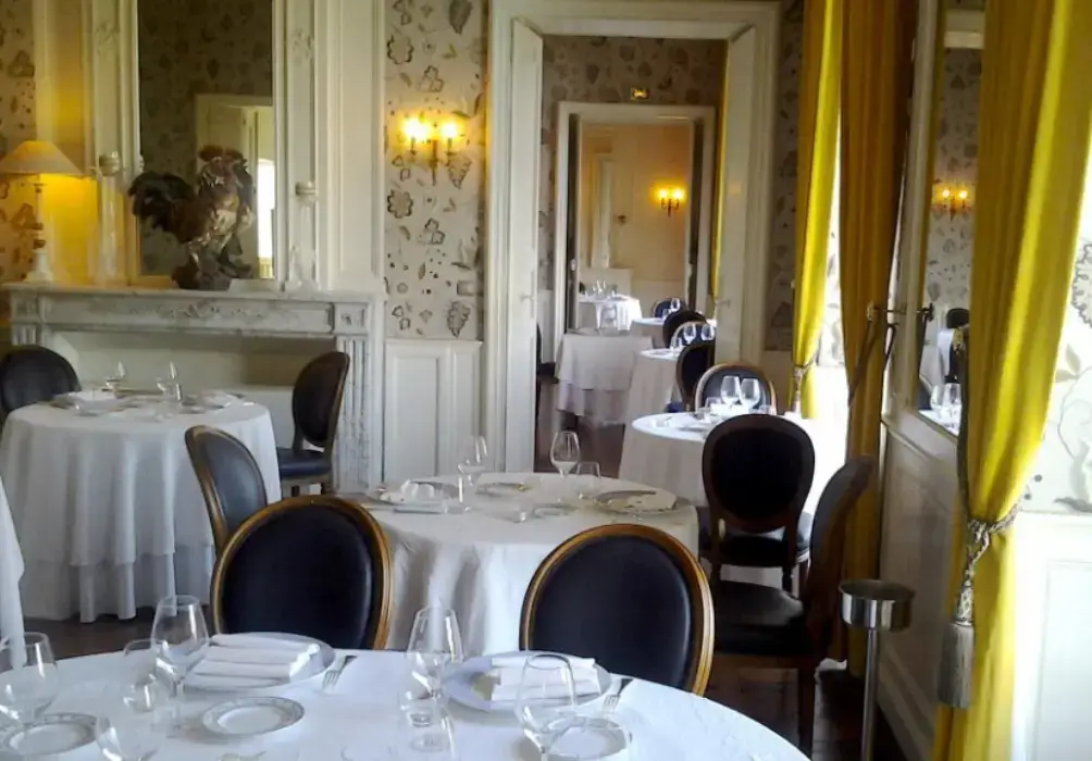 Hôtel de Bastard 3