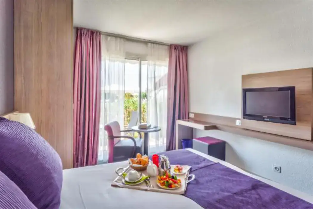 Best Western Plus Hôtel La Marina 9
