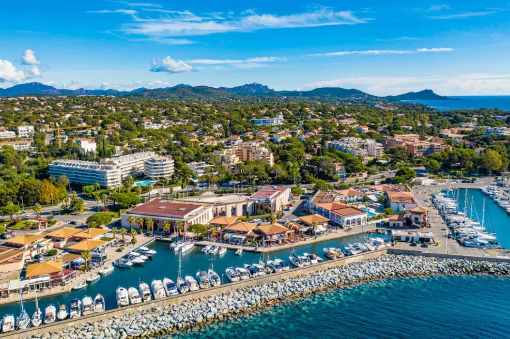 Best Western Plus Hôtel La Marina 11