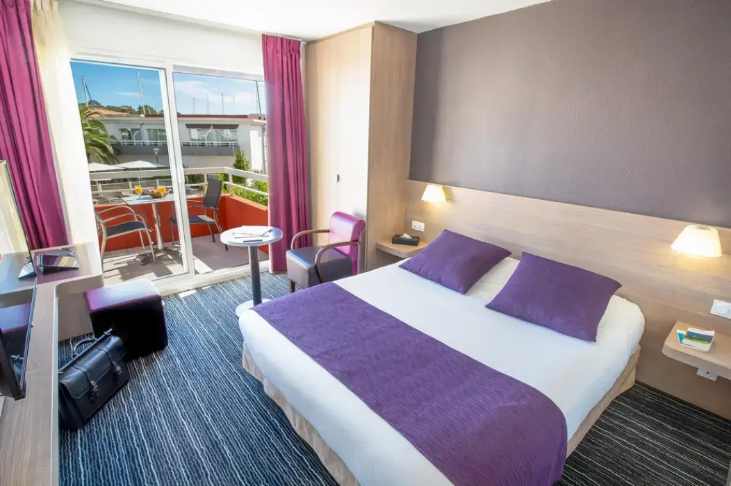 Best Western Plus Hôtel La Marina 13