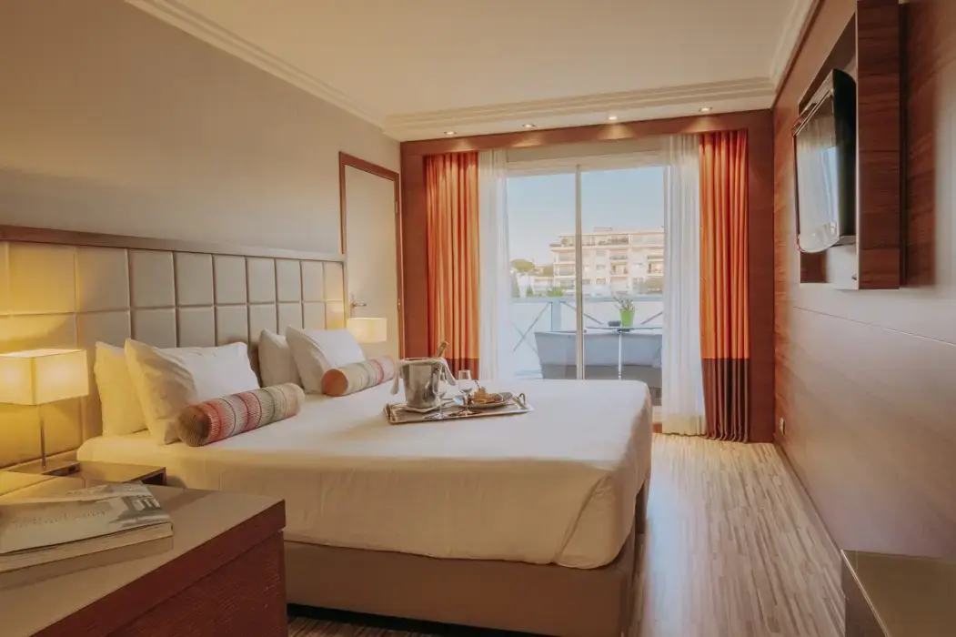 AC Hotel Ambassadeur Antibes - Juan-les-Pins 2
