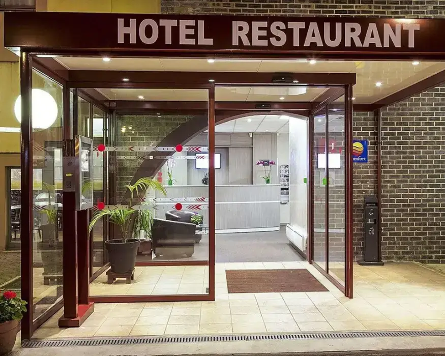 Comfort Hotel Cachan 4