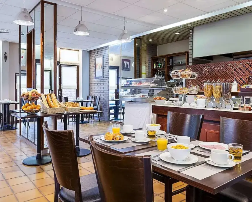 Comfort Hotel Cachan 5