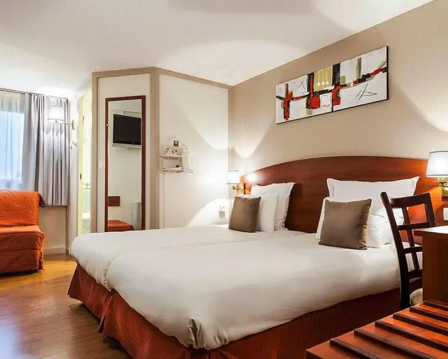 Comfort Hotel Cachan 7