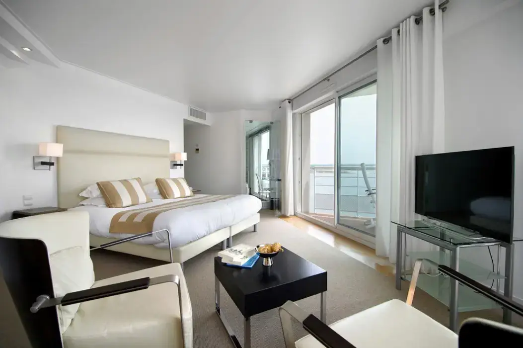 Hôtel La Marine 2