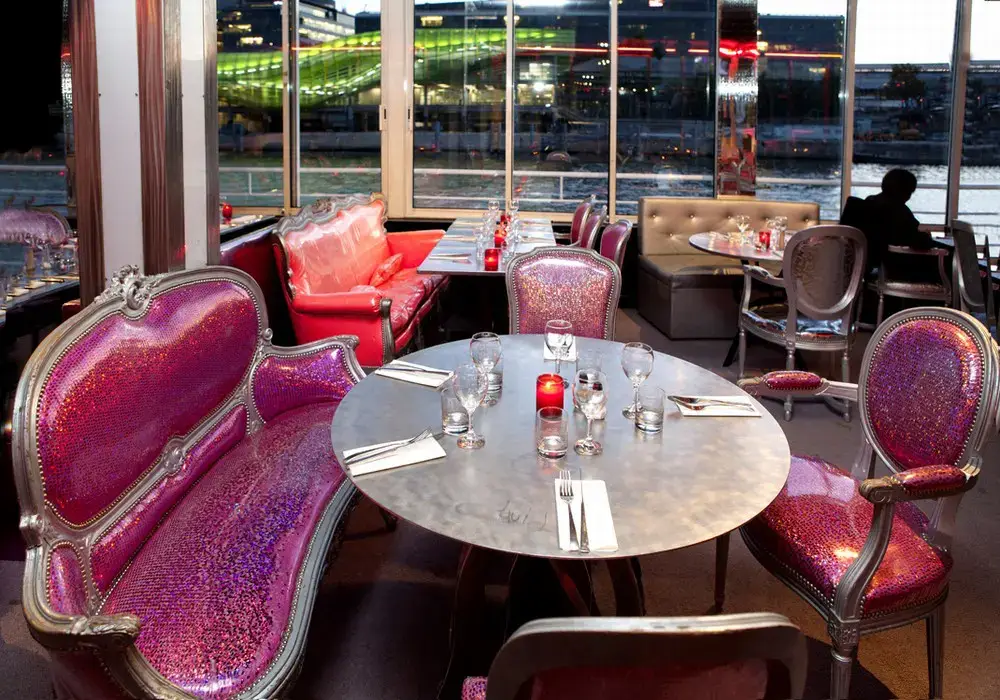 Cafe Barge 5