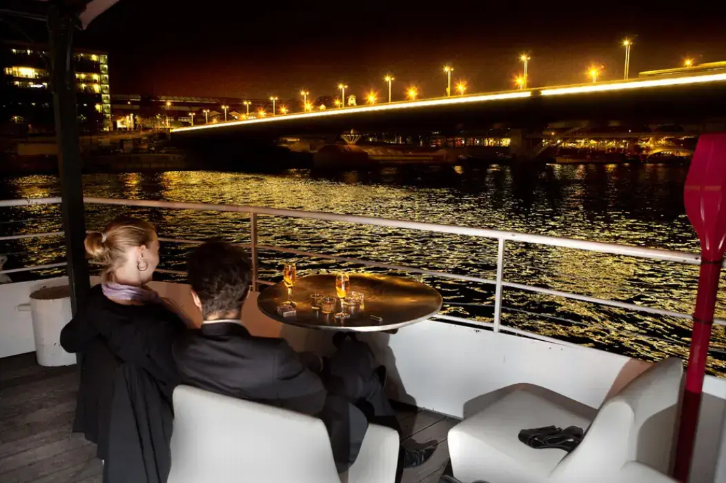 Cafe Barge 6