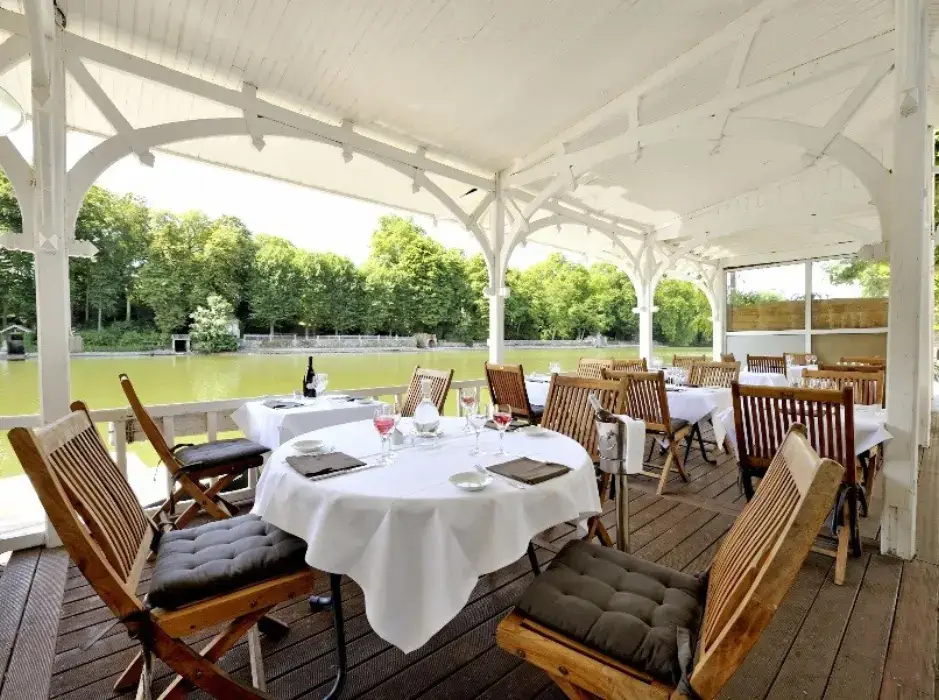 Le Pavillon Bleu Olivet 2