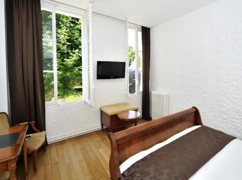 Le Pavillon Bleu Olivet 7