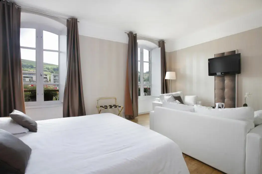The Originals Boutique, Grand Hôtel Saint Pierre Aurillac 3