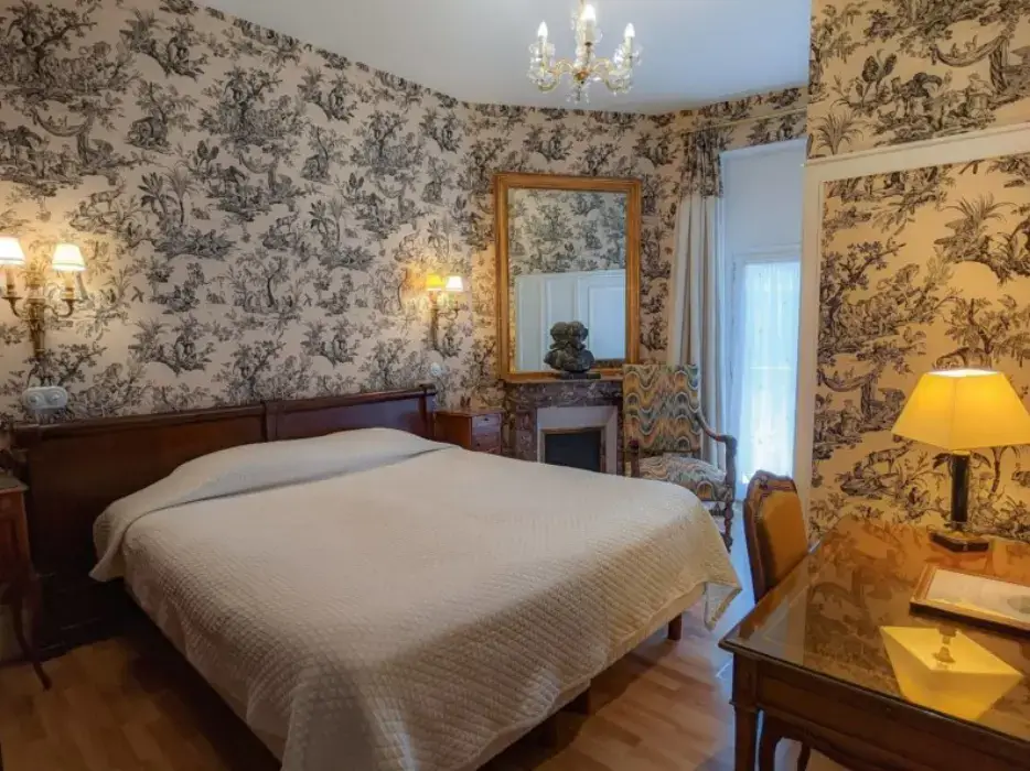 Hôtel de l'Abeille 5