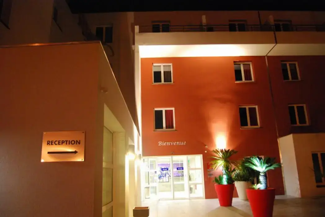 Kyriad Perpignan Sud 11