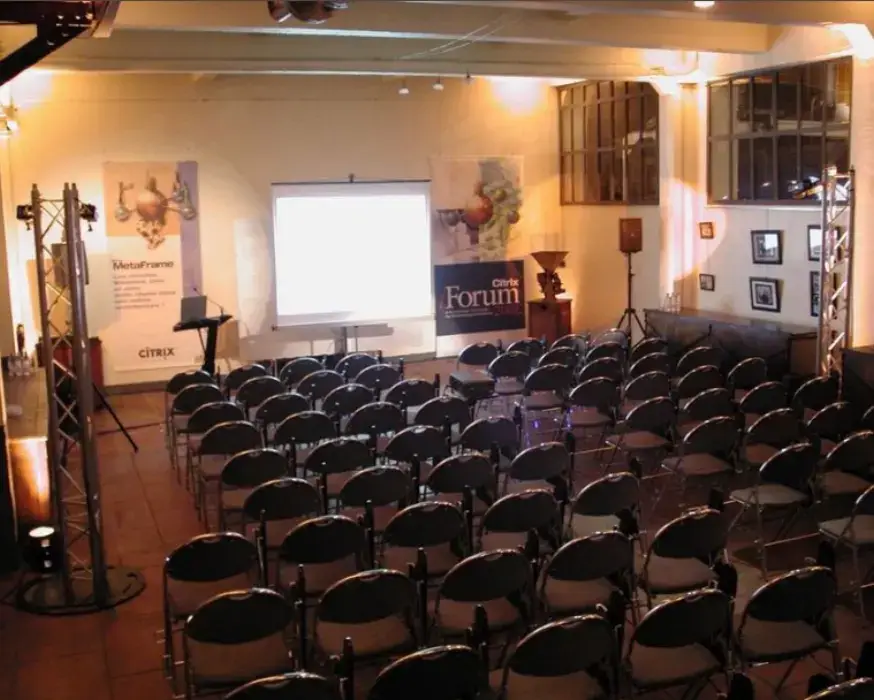 Espace Clacquesin 10