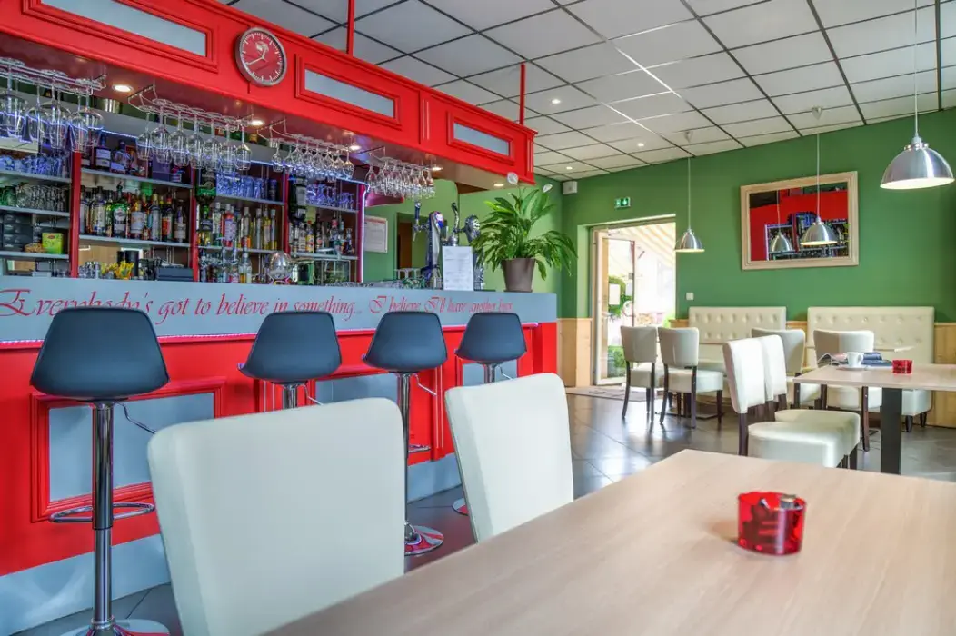 Hôtel Restaurant du Commerce 8