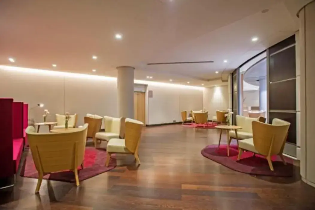 Etoile Business Center 19